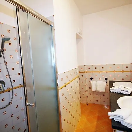 Oda ve Kahvaltı Cavalluccio Marino 5*