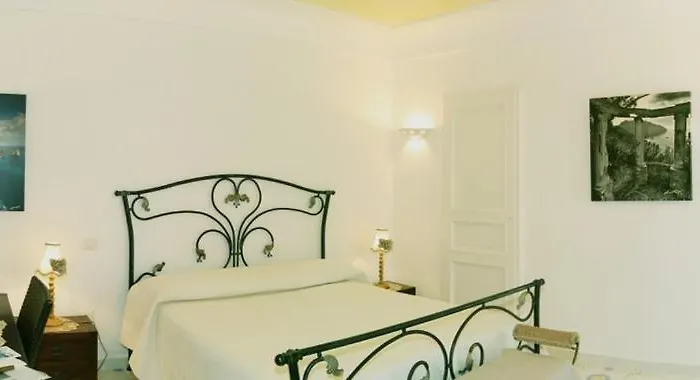Bed and breakfast Cavalluccio Marino 3*